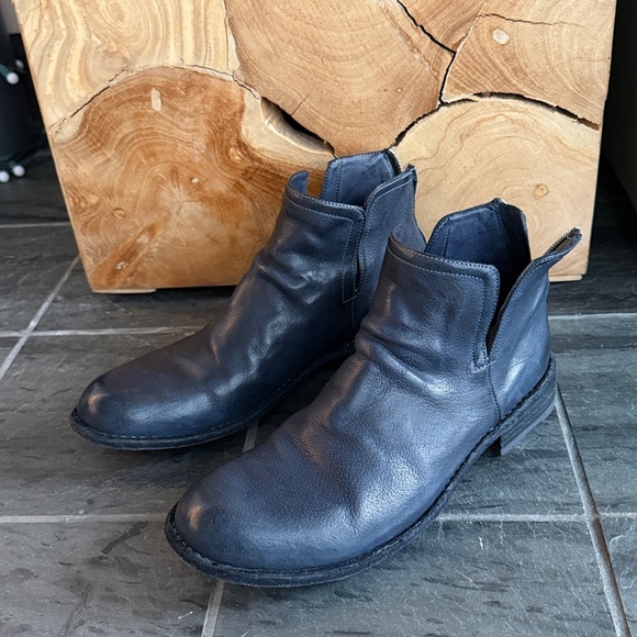 Gorgeous Officine Creative Legrand 049 Ankle boots in navy blue - Picture 2 of 7